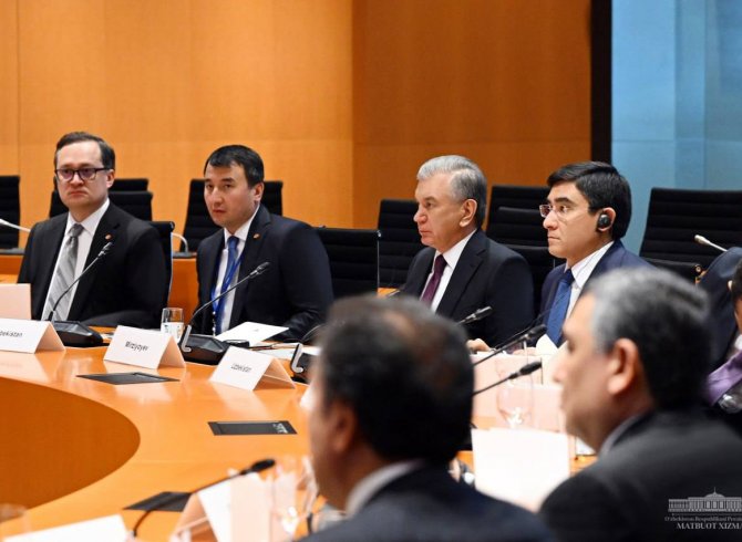 Президенти Ӯзбекистон дар ҳамоиши нахустини «Осиёи Марказӣ – Олмон» иштирок кард 