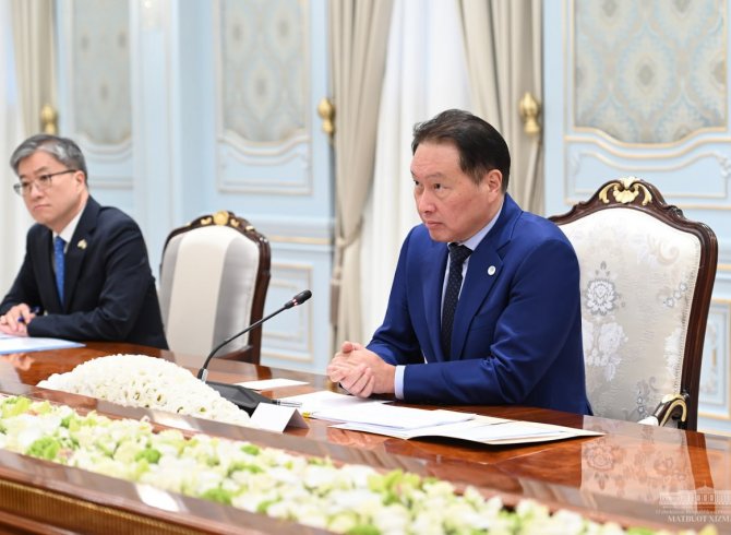 Президенти Ӯзбекистон раиси ширкати кореягии “SK Group”-ро қабул  кард 
