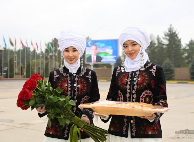 Президенти Ӯзбекистон ба  Қирғизистон омад 