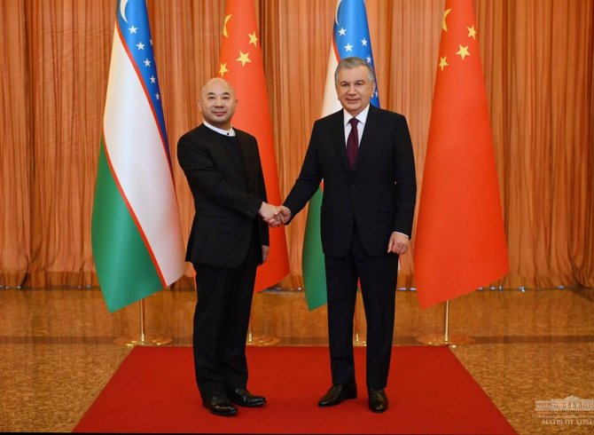 Президенти Ўзбекистон раиси ширкати пешбари чинии «Amer International»-ро қабул кард 