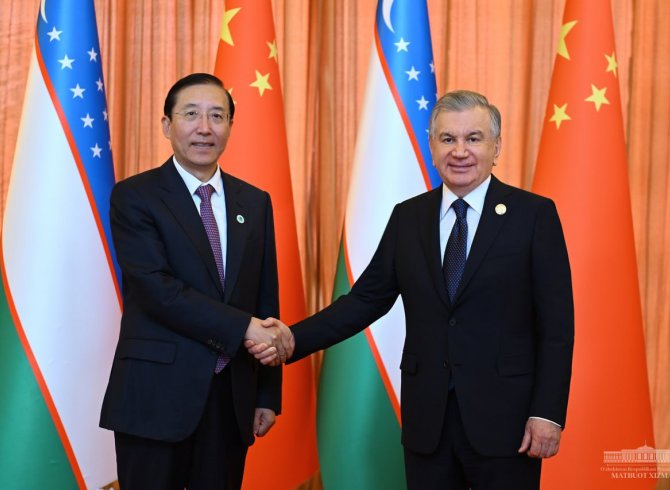 Президенти Ӯзбекистон бо раиси бузургтарин холдинги энергетикии «State Grid» мулоқот кард 