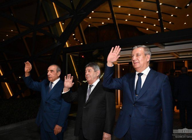 Сафари кории Президенти Ӯзбекистон ба анҷом расид 