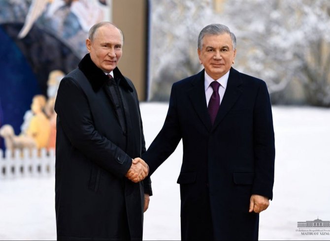 Президенти Ӯзбекистон бо ҷойҳои ҷолиби диққати Санкт-Петербург шинос шуд 