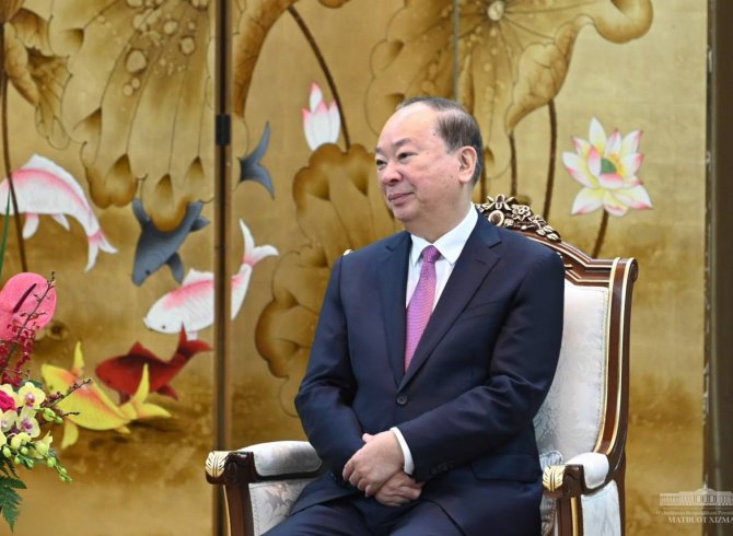 Президенти Ӯзбекистон имкониятҳои васеи ҳамкориҳои мутақобилан судмандро бо музофоти Гуандун қайд кард 