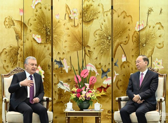Президенти Ӯзбекистон имкониятҳои васеи ҳамкориҳои мутақобилан судмандро бо музофоти Гуандун қайд кард 