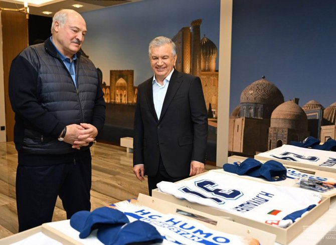 Президентҳои Ӯзбекистон ва Беларус аз бозии хоккей дар «Humo Arena» дидан карданд 