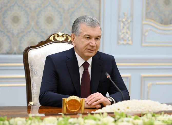 Президенти Ӯзбекистон бо ҳайати Русия масъалаҳои густариши ҳамкориҳои байниминтақавиро баррасӣ кард 