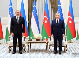 Президенти Ӯзбекистон ва Озарбойҷон дар ҳайати маҳдуд музокирот намуданд