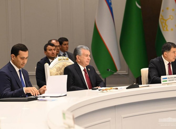 Президенти Ӯзбекистон баланд бардоштани самарабахшии ҳамкории бисёрҷонибаро дар минтақа пешниҳод кард  