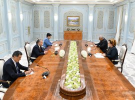 Президенти Ӯзбекистон муҳимияти густариши ҳамкории байнипарлумониро бо Туркманистон таъкид кард