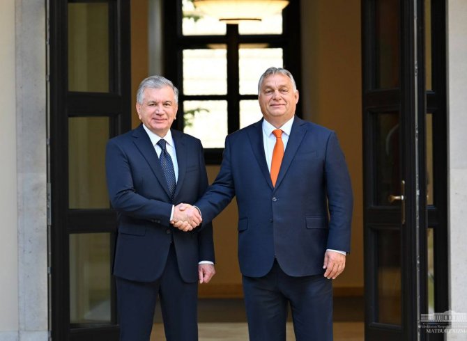 Президенти Ўзбекистон ва Сарвазири Венгрия дар доираи маҳдуд мулоқот баргузор намуданд  