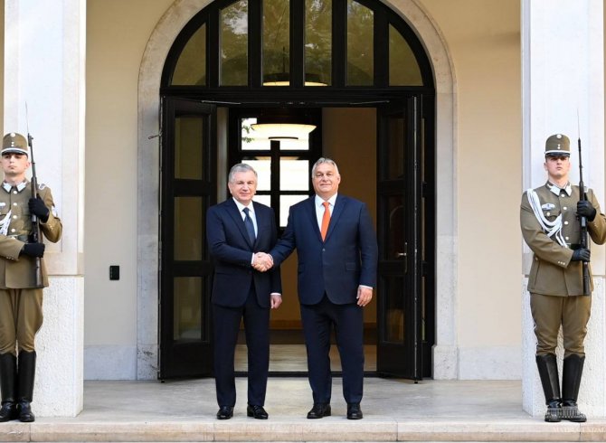 Президенти Ўзбекистон ва Сарвазири Венгрия дар доираи маҳдуд мулоқот баргузор намуданд  