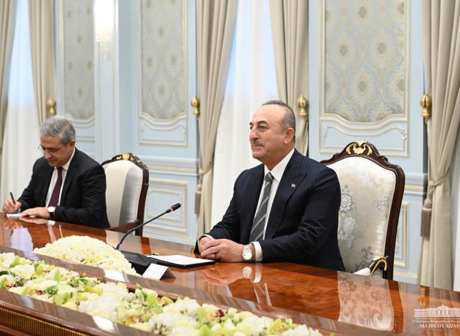 Президенти Ӯзбекистон муҳим будани густариши минбаъдаи ҳамкориҳои гуногунҷанба бо Туркияро таъкид намуд 