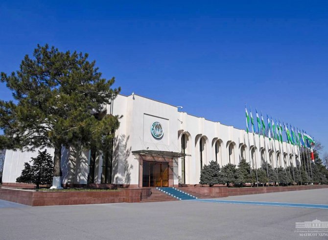Президенти Ҷумҳурии Ӯзбекистон ба Қоҳира рафт 