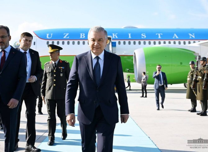 Президенти Ӯзбекистон  ба Анқара омад 