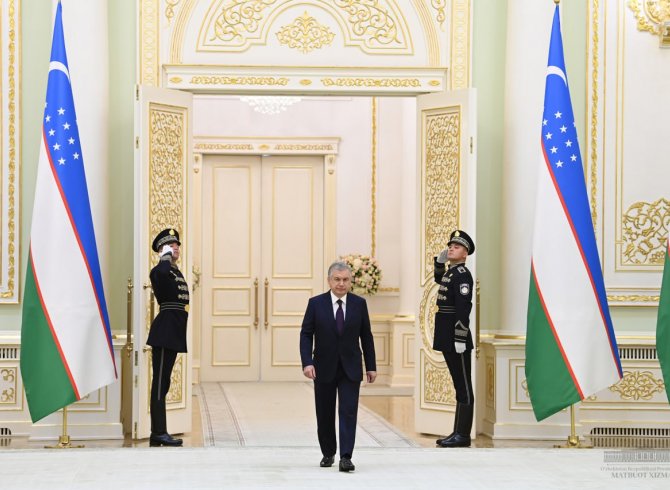 Президенти Ҷумҳурии Ӯзбекистон эътимодномаи сафирони хориҷиро қабул кард 