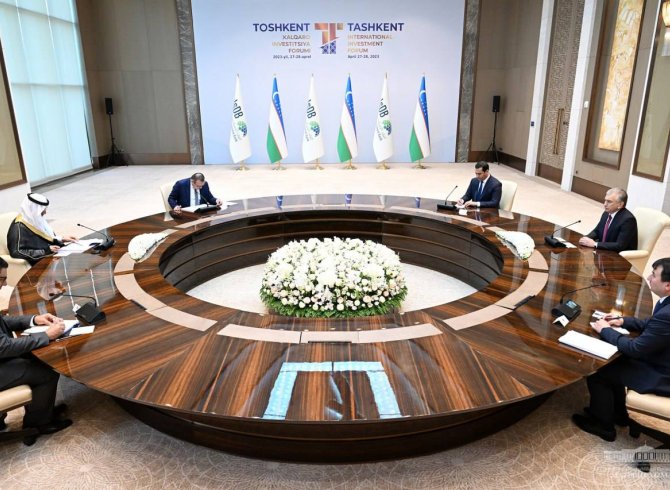 Президенти Ӯзбекистон аҳамияти татбиқи муштараки Барномаи нави шарикӣ бо БОР-ро қайд кард 
