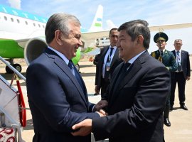 Президенти Ӯзбекистон ба саммити «Осиёи Марказӣ - Иттиҳоди Аврупо» омад
