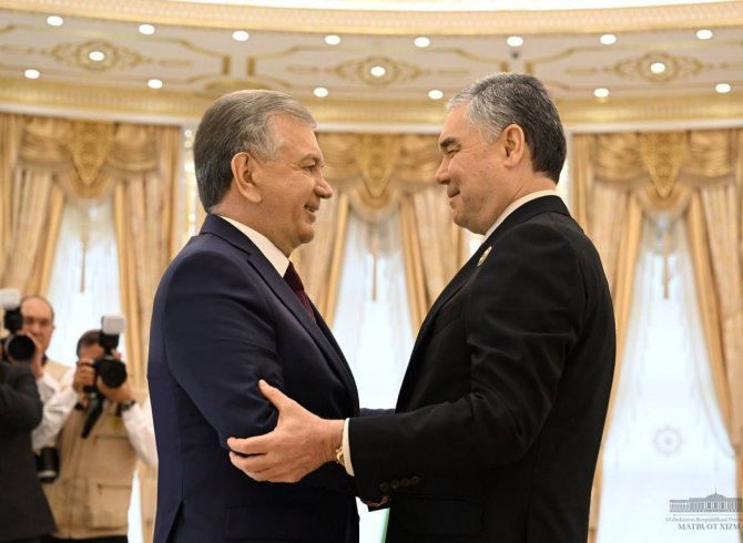 Президенти Ӯзбекистон ба Ашқобод омад 